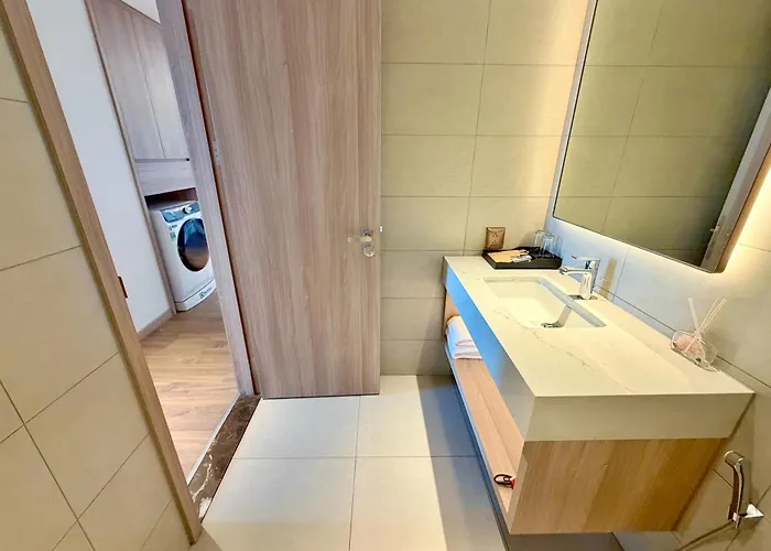 Sea View - Icon40 - Alacarte - 1 To 5 Bedrooms * Ha Long